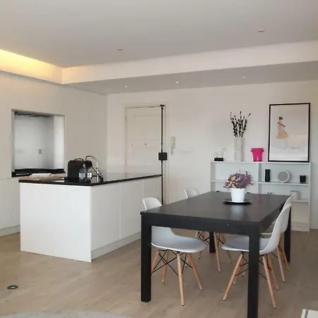 White Loft-glam&modern.aw View